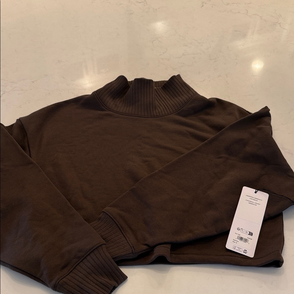ALO Yoga Espresso cropped serenity mock neck top. New with Tags size Medium